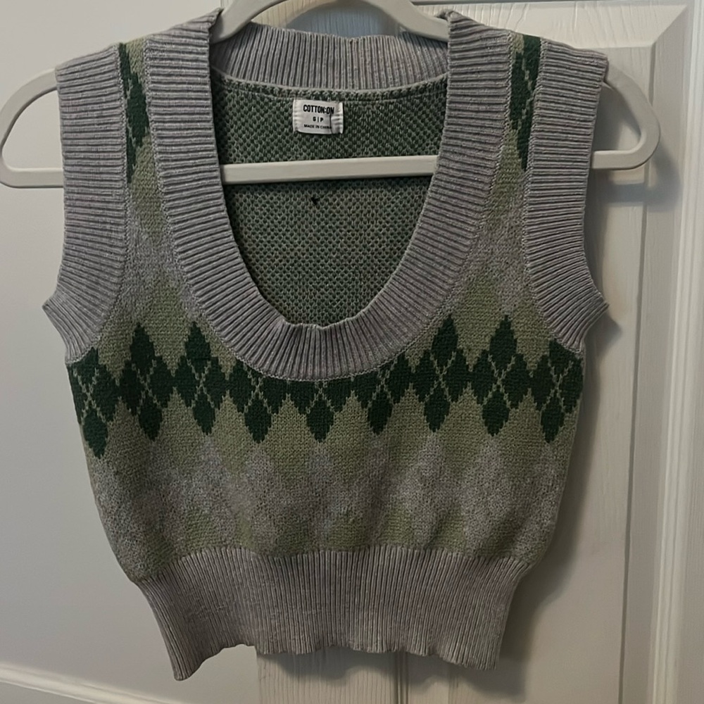 COTTON ON ARGILE SLEEVELESS SWEATER